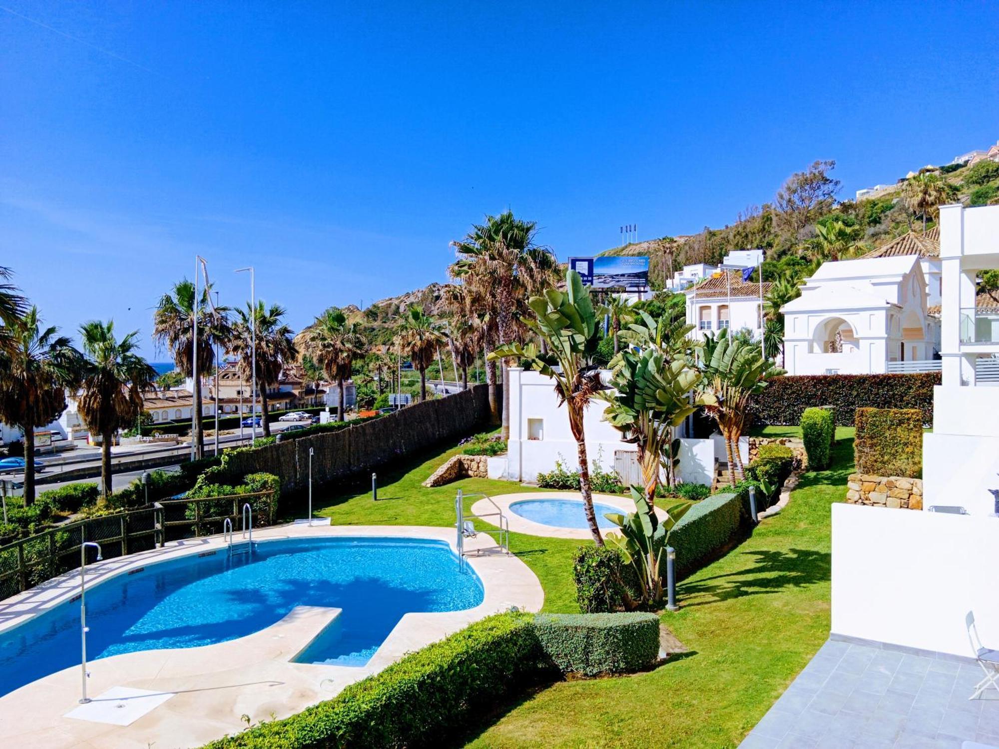 La Paloma Beach Apartment With Pool By Casa Del Sol Hr Manilva Buitenkant foto